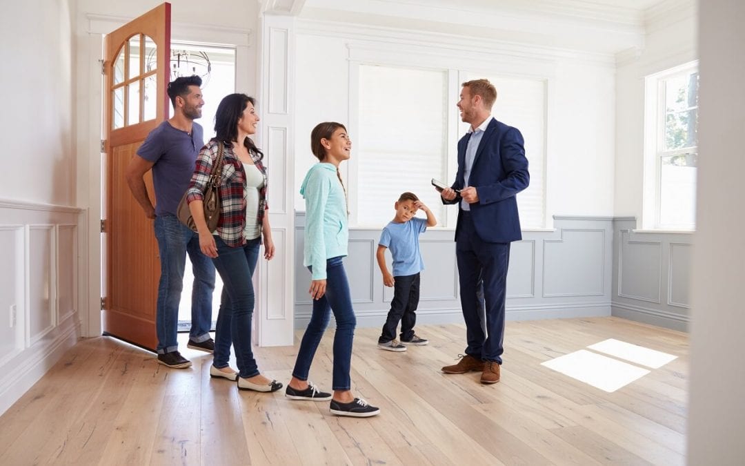 5 Reasons to Hire a Real Estate Agent When Buying a Home